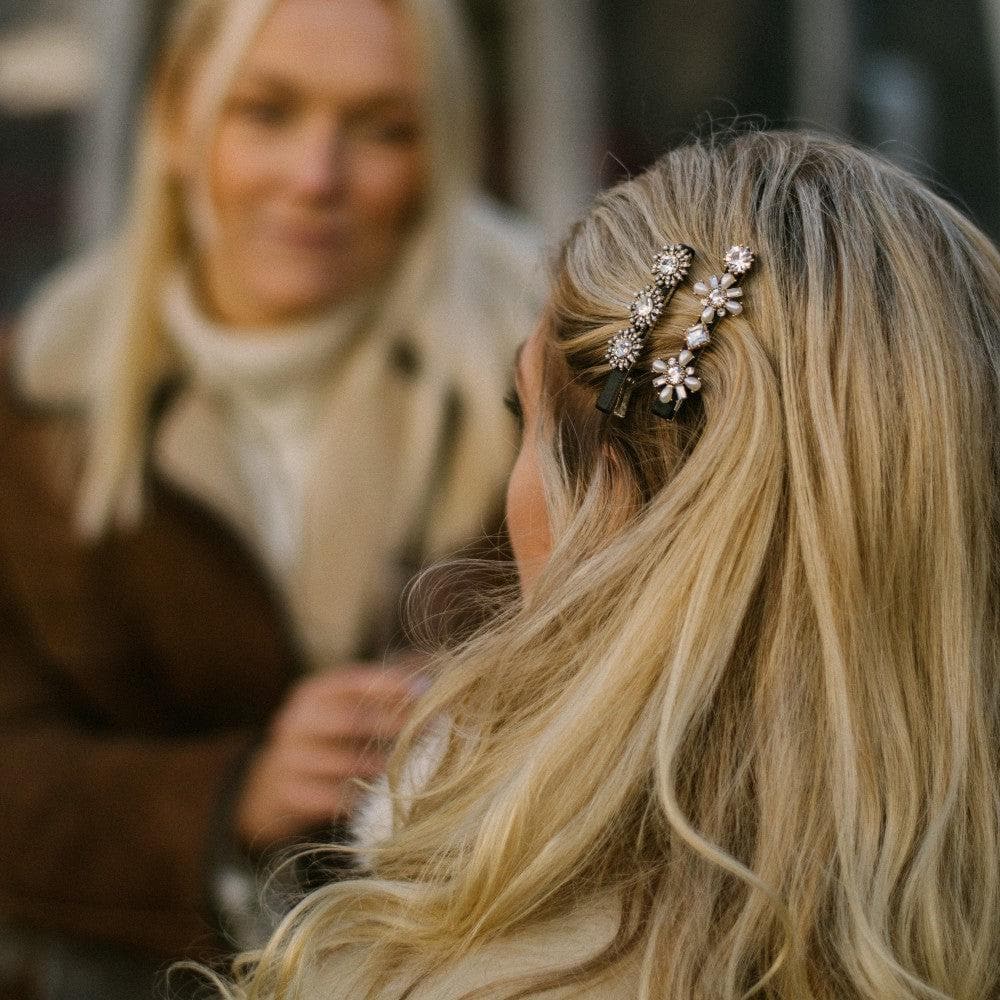 Mini Crystal & Pearl Beak Hair Clip - Image 4
